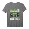 Level 18 Geburtstag Junge - Lustiges Gaming T-Shirt mit Spruch 'Level 18 Freigeschaltet' für 18-Jährige Gamer, Mädchen & Jungen