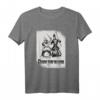 Schach spielen T-Shirt mit Schachbrett und Figuren – Strategisches Design für Vereins- und Turnierspieler, mit Spruch 'Wähle deine Waffe'