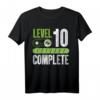 Level 10 Gamer T-Shirt zum Geburtstag - Lustiges Retro Zocker Outfit für Jungen, Mädchen, Kinder und Erwachsene