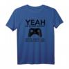 YEAH DIE SONNE SCHEINT HEUTE ZOCKE ICH IN KURZEN HOSEN - Trendiges Gaming T-Shirt für PC- & Konsolen-Gamer, Streamer & E-Sports Fans