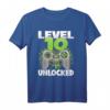 Level 10 Unlocked Gaming T-Shirt zum 10. Geburtstag - Lustiges Geschenk für Jungen, Mädchen, Damen und Herren mit Gaming Controller Design