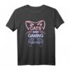 Gamer Zocker Cats And Gaming Katzen Und Games T-Shirt – Lustiges Geschenk für Videospieler, Nerds und Gaming Fans zu Geburtstag, Weihnachten & mehr