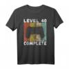 Level 40 Complete Gaming T-Shirt – Perfektes Geburtstagsgeschenk für Männer, Gamer und Videospiel-Fans zum HapDuck