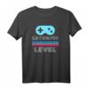 Fun Gamer T-Shirt 'Get on my level' – Lustiges Nerd & Geek T-Shirt für Partys, Kostümpartys & als Geschenk für Freunde & Familie