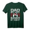 HapDuck T-Shirt für Papa - Tagsüber Papa, Nachts Gamer mit Spiel-Controller, lustiges Geburtstagsgeschenk für Gaming-Väter