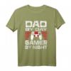 HapDuck T-Shirt für Papa - Tagsüber Papa, Nachts Gamer mit Spiel-Controller, lustiges Geburtstagsgeschenk für Gaming-Väter
