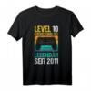 Legendär seit 2011 | Lustiges Gamer T-Shirt Level 10 für Kinder – Perfektes Geburtstags- und Weihnachtsgeschenk für junge Zocker