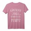 Gärtnern ist mein Yoga - Lustiges Hobbygärtner T-Shirt für Oma, Opa & Gartenliebhaber als Geschenkidee 2021