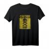 Grunge Warnung Toxische Gefahr nach der Apokalypse - Provokatives Zombie & Sci-Fi T-Shirt für Rebellierende & Schockierende Statements