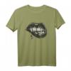 Halloween Vampir Fangs T-Shirt für Damen mit Blut und Lippen Grafik – Gruseliges Vampir Kostüm, Dracula Motiv, Perfekt für Halloween und Horror-Fans