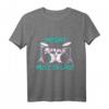 Lustiges Schlagzeuger T-Shirt mit Spruch 'Ja das muss so laut' – Geschenk für Musiker, Rockfans & Bandmitglieder