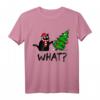 Lustiges Black Cat Geschenk - Pushing Christmas Tree Over Cat T-Shirt für Katzenliebhaber, Weihnachten, Halloween & Geburtstage