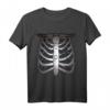 Halloween Skelett Brust T-Shirt – Gruselige Party Geschenkidee für Männer und Frauen, Perfekt für Halloween & Kostüm-Events