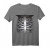 Halloween Skelett Brust T-Shirt – Gruselige Party Geschenkidee für Männer und Frauen, Perfekt für Halloween & Kostüm-Events