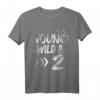 Geschenk für 2. Geburtstag Junge und Mädchen - Lustiges 'Young Wild and Two' T-Shirt für Kinder, perfekte Geschenkidee für unvergessliche Kindergeburtstagspartys