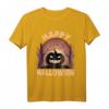 Happy Halloween T-Shirt mit Kürbis, Mond, Fledermäusen und Hexe – Perfekt für Halloween-Partys und saisonale Feierlichkeiten