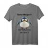 Lustiges Kaffee T-Shirt mit Spruch für Arbeitskollegen, Morgenmuffel & Katzenfans - Humorvolles Statement Outfit