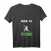 Damen Time to Pound Workout Fitness T-Shirt für Instruktorinnen & Rockerinnen mit V-Ausschnitt – Leichtes, stylisches Sportshirt für Power-Workouts