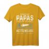 Manche Papas Spielen Fußball & Kettensäge T-Shirt – Coole Vatertagsgeschenkidee für Handwerker, Förster & Fußballfans