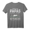 Manche Papas Spielen Fußball & Kettensäge T-Shirt – Coole Vatertagsgeschenkidee für Handwerker, Förster & Fußballfans