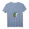 HapDuck Snoopy Woodstock Feiertags-Baum T-Shirt mit V-Ausschnitt - Lizenziertes Peanuts Design für Geburtstags- und Feiertagsfeiern