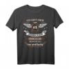 Lustiges 65. Geburtstag T-Shirt mit Spruch - Als Gott mich vor 65 Jahren schuf, grinste er, das wird lustig für Oma, Opa & Jahrgang 1959