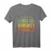 Lebt von Whiskey und Zigarren T-Shirt - Witziges Design für Whiskey & Zigarren Liebhaber, ideal als Geschenk
